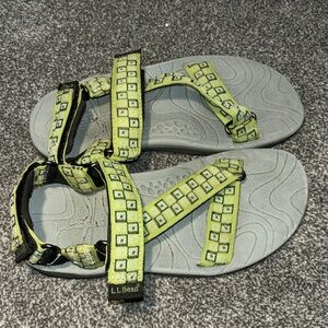 LL BEAN hiking trail rubber sandals with Velcro straps women’s size 7.5 medium
